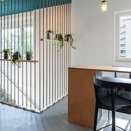 Riva & - Check-in 24hr Hotel