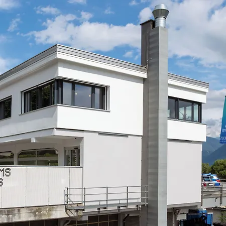 Riva & - Check-in 24hr Hotel